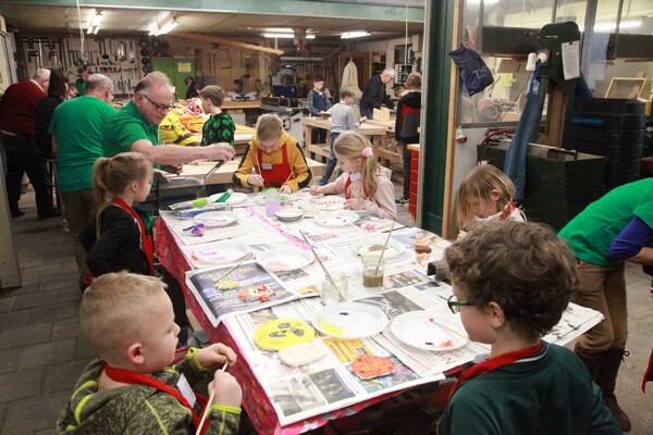 JEUGD HOBBYCENTRUM-Mill DOE JIJ WEER <br />MEE??