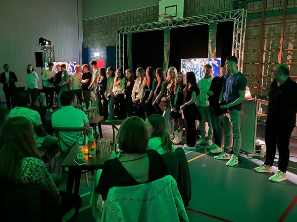 Feestelijke diploma-uitreikingen Elzendaalcollege-Metameer