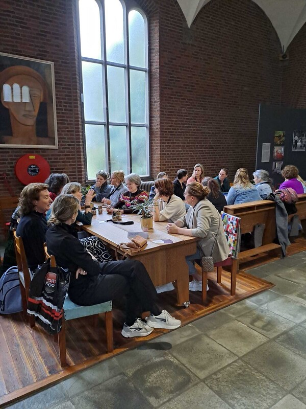 ‘Netwerk vrouwelijke ondernemers in gesprek met gedetineerde’.