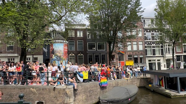 Verslag van de Canal Pride: Vier de Kracht van Samenhorigheid