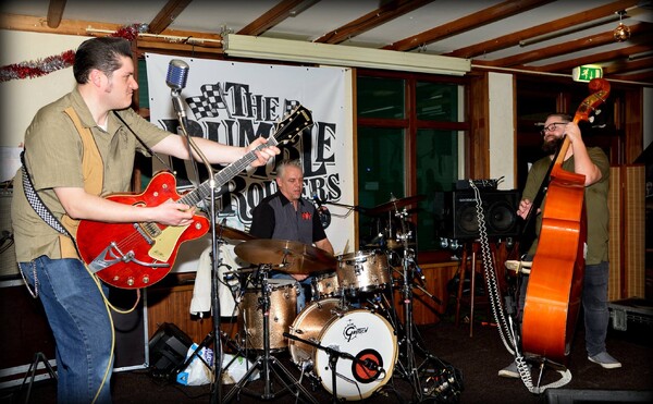 Live rock-'n-rollmuziek bij Omroep Land van Cuijk