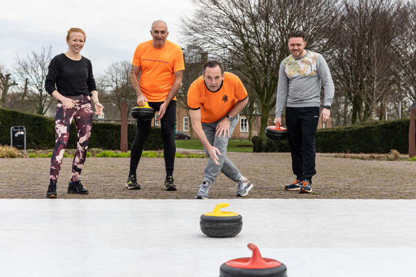 Verzamel je team en doe mee aan Curling, Zitvoetbal en of Spinning voor jong en oud(er) tijdens Oranjefeesten in Mill