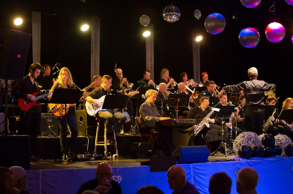 Bigband The Black Pearls viert jubileum met groots concert