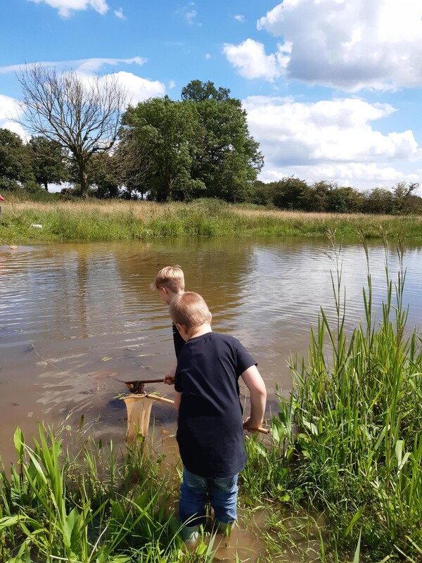 IVN jeugd op watersafari