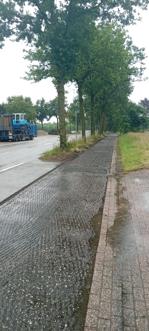 Vernieuwing asfaltlaag fietspad tussen Cuijk en Haps