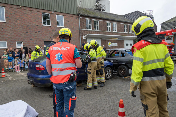 12-hulpverleningsdag bij de vernieuwde brandweerkazerne in Vierlingsbeek