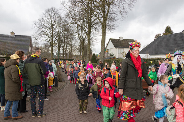 Carnavalsfeest barst los op Kindcentrum 't Loont in Overloon