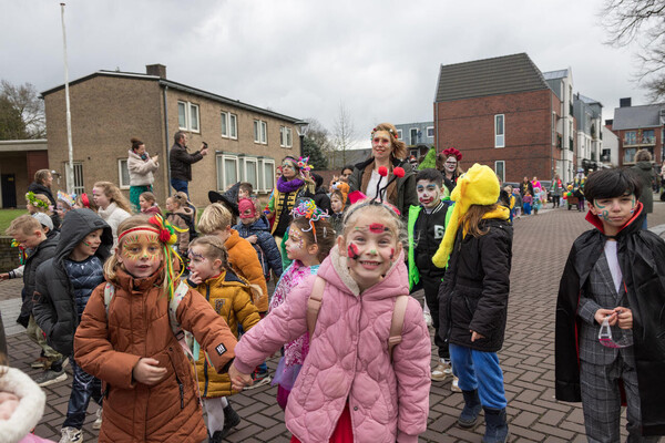 Carnavalsfeest barst los op Kindcentrum 't Loont in Overloon