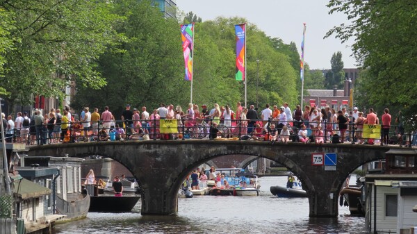 Verslag van de Canal Pride: Vier de Kracht van Samenhorigheid