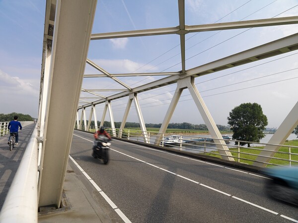 Brug Gennep afgesloten voor onderhoud