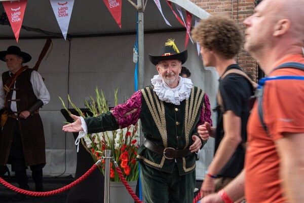 Nijmeegse 4Daagse trekt weer door Grave met feestelijke activiteiten