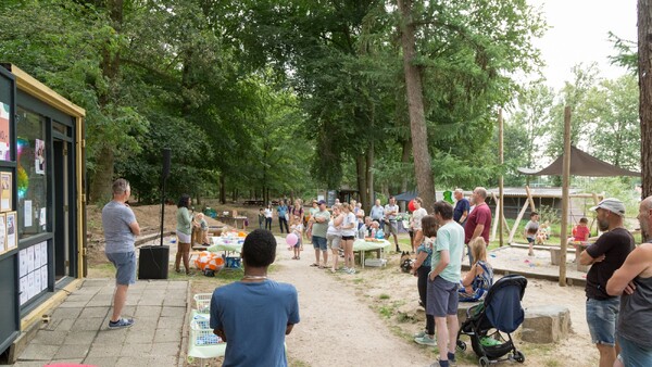 Vijfjarig bestaan Speeltuin gewoon Buiten in Overloon