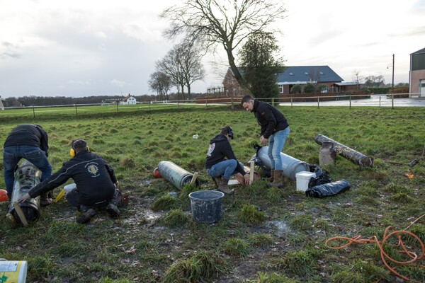 Carbidschieten carbid Helden van Loon