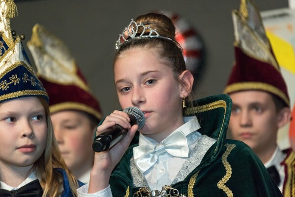 Onthulling jeugdprins en jeugdprinses Huibuukeland in Overloon