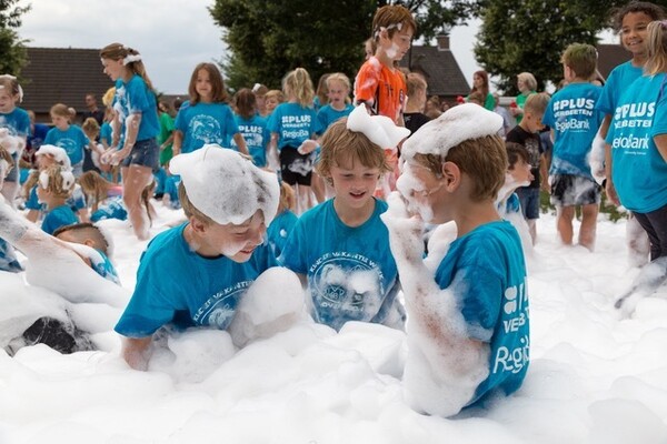 Kindervakantieweek in Overloon sluit af met een schuimparty