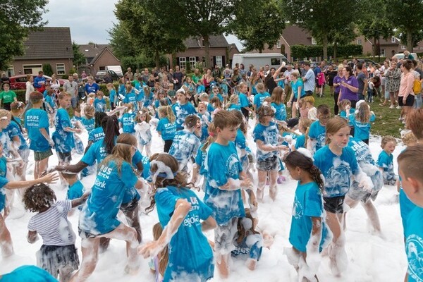 Kindervakantieweek in Overloon sluit af met een schuimparty