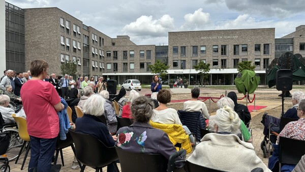 Officiële opening nieuwbouw Sint Anna Boxmeer met onthulling kunstwerk