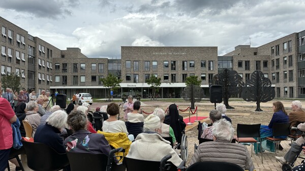 Officiële opening nieuwbouw Sint Anna Boxmeer met onthulling kunstwerk