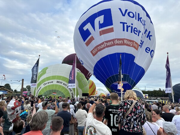 Meer dan 10.000 bezoekers naar 2e dag Ballonfestival Grave