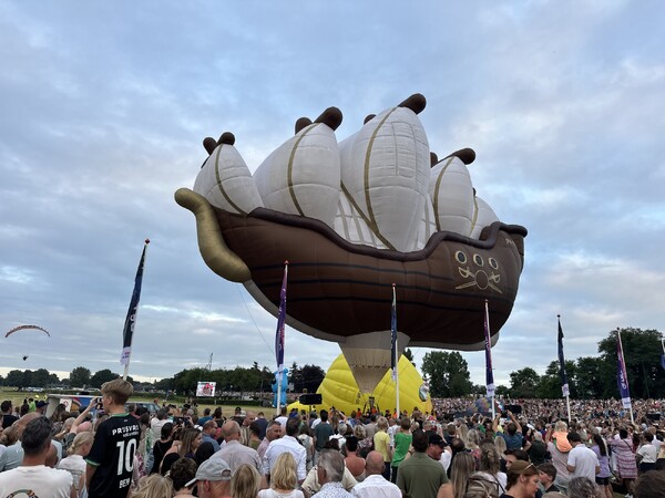 Meer dan 10.000 bezoekers naar 2e dag Ballonfestival Grave