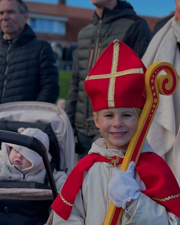 Sinterklaas aangekomen in Grave, met een live registratie op televisie