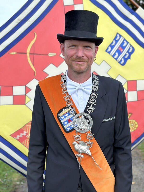 Het jubilerende Cloveniers Gilde van de stad Grave heeft een nieuwe koning