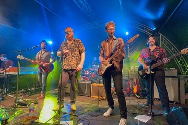 Memory Lane in concert in Openluchttheater de Speultuin in Oploo    