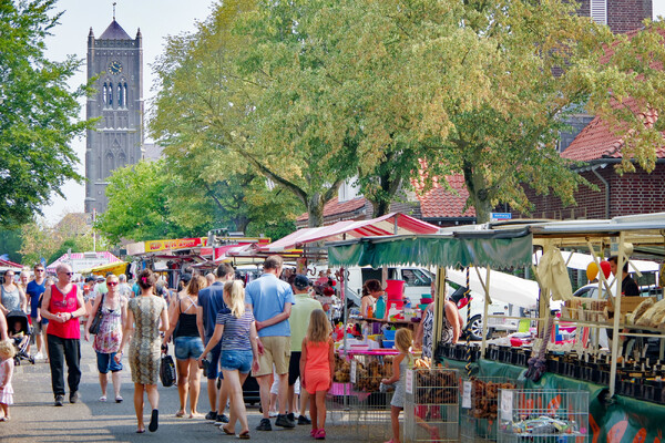 Help mee tijdens de Vakantiejaarmarkt in Mill en steun daarmee financieel je eigen club