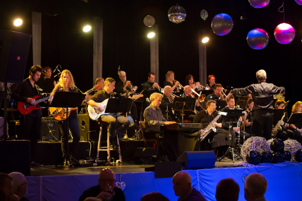 Bigband The Black Pearls viert jubileum met groots concert