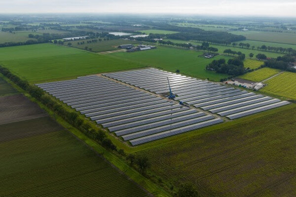 Statkraft legt laatste paneel op Zonnepark Wilbertoord in Noordoost Brabant