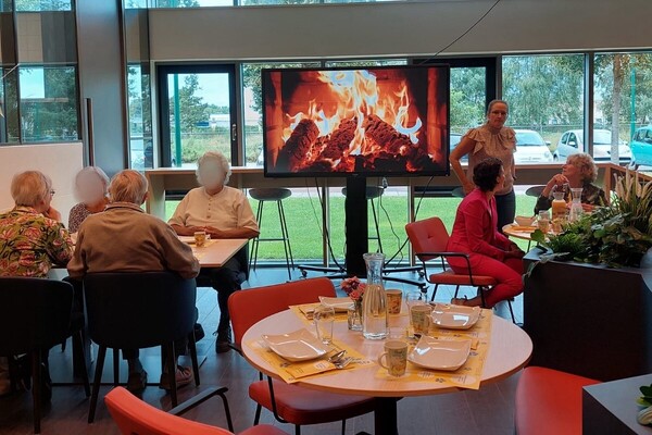 Leerlingen jenaplan en Stevensbeek verzorgen lunch voor mensen met Alzheimer