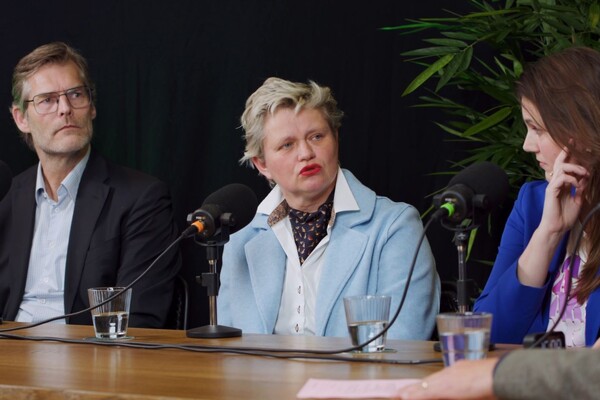  Inspirerende Gesprekken met de prominente Marieke van der Rakt, Janine van Hulstein, en Rinkjan Postma.