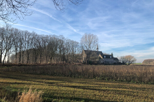 Rondleidingen door Emmausklooster en Kloostertuin in Velp bij Grave