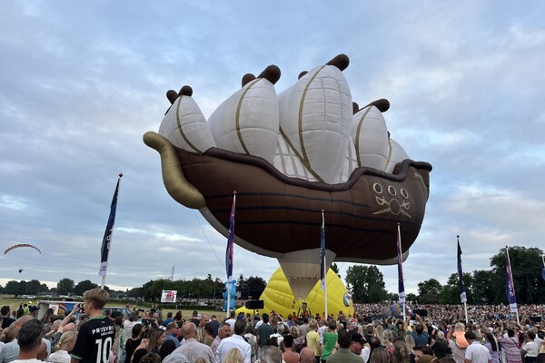 Meer dan 10.000 bezoekers naar 2e dag Ballonfestival Grave