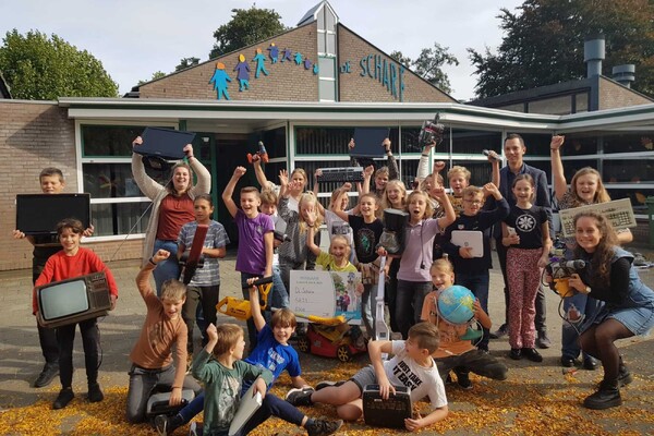 Basisschool De Schare wint scholenstrijd tegen elektronisch afval