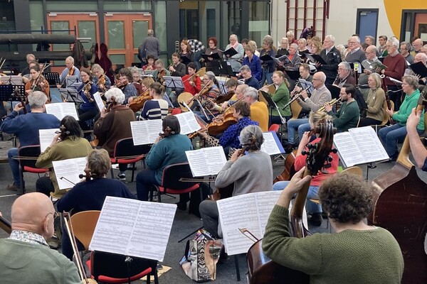 Megaconcert met koren en orkest in Vierlingsbeek op 6 april