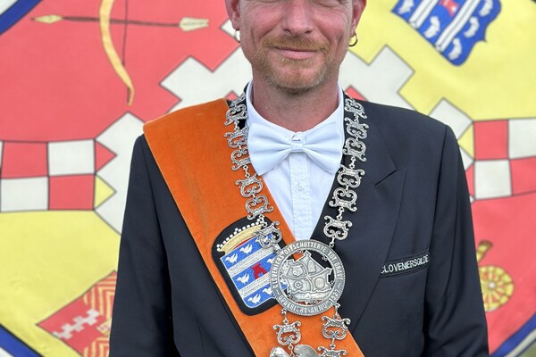 Het jubilerende Cloveniers Gilde van de stad Grave heeft een nieuwe koning