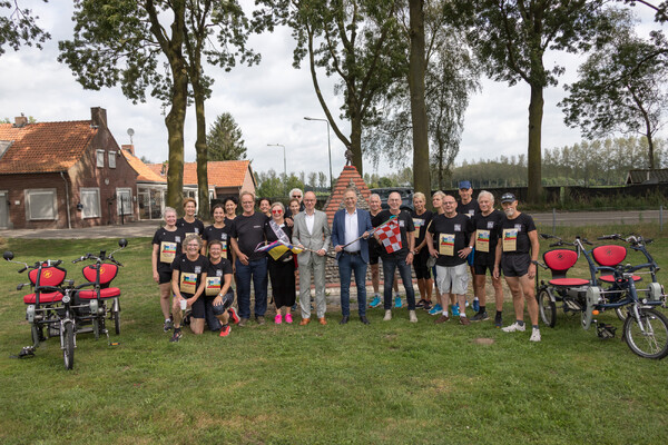 Schijt aan de Grens festival feestelijk geopend in Overloon