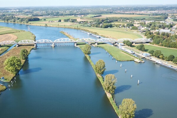 Meedenken met plannen voor nevengeul rond stuw Grave